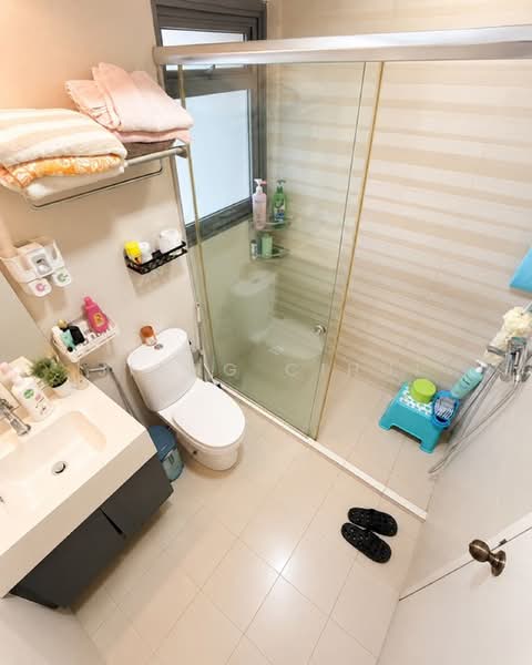 336B Anchorvale Crescent, 336B Anchorvale Crescent, 4 Bedrooms, 1,206 sqft, HDB Flat For Sale, by Jiang Cihui, 500229489 - Bathroom - PropertyGuru.com.sg