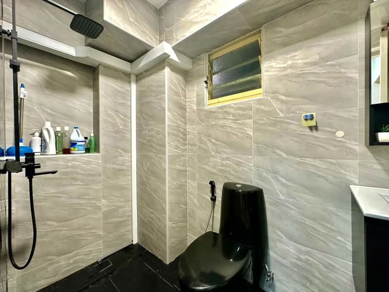 117 Edgefield Plains, 117 Edgefield Plains, 4 Bedrooms, 1,399 sqft, HDB Flat For Sale, by Kavin Kuah, 500229502 - Bathroom - PropertyGuru.com.sg