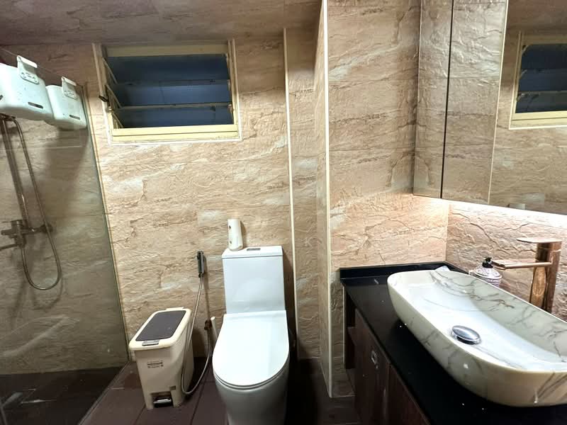 117 Edgefield Plains, 117 Edgefield Plains, 4 Bedrooms, 1,399 sqft, HDB Flat For Sale, by Kavin Kuah, 500229502 - Bathroom - PropertyGuru.com.sg