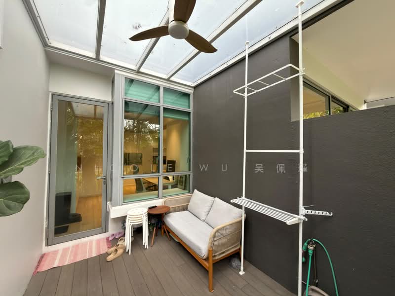 Oasis Garden, 55 Jalan Bunga Rampai, 3 Bedrooms, 1,647 sqft, Condominium For Sale, by Nicole Wu 吴佩瑾, 500229517 - Balcony - PropertyGuru.com.sg