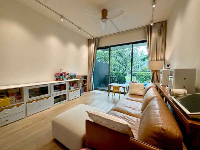 Oasis Garden, 55 Jalan Bunga Rampai, 3 Bedrooms, 1,647 sqft, Condominium For Sale, by Nicole Wu 吴佩瑾, 500229517 - Living Room - PropertyGuru.com.sg