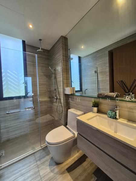 Alana, 206 Sunrise Terrace, 4 Bedrooms, 3,358 sqft, Terraced House For Sale, by Seah Jian Ling, 500229518 - Bathroom - PropertyGuru.com.sg