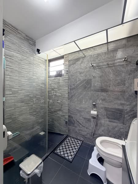479C Yishun Street 42, 479C Yishun Street 42, 3 Bedrooms, 1,001 sqft, HDB Flat For Sale, by Tracy Lim, 500229521 - Bathroom - PropertyGuru.com.sg