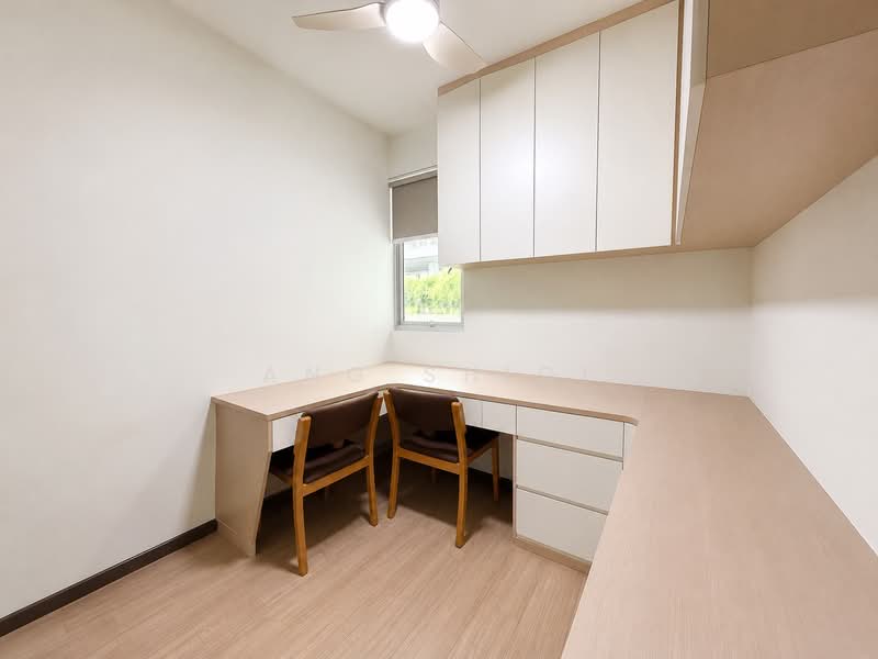 Lake Life, 6 Tao Ching Road, 4 Bedrooms, 1,259 sqft, Executive Condominium For Sale, by Ang ShiQi, 500229532 - Study - PropertyGuru.com.sg