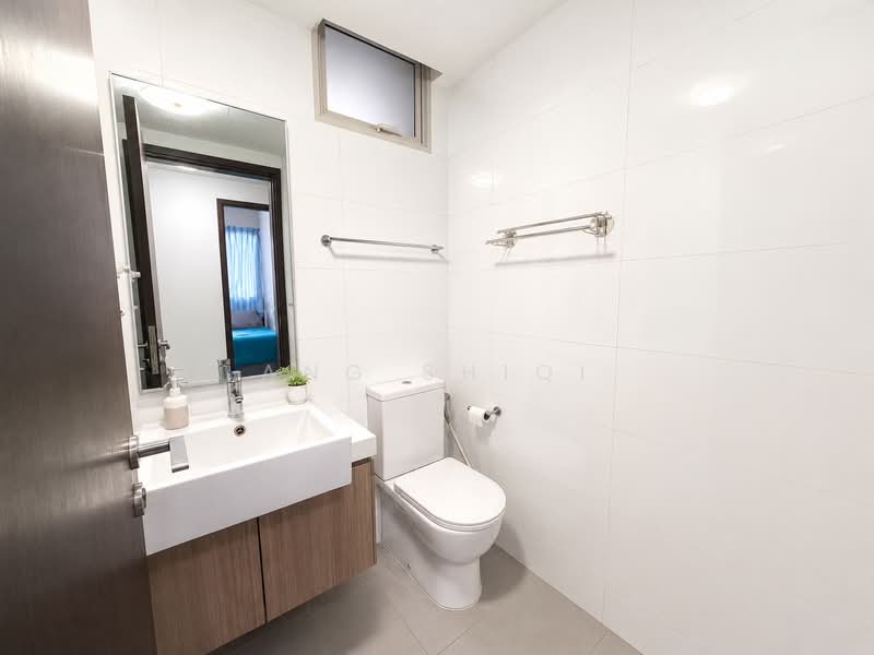 Lake Life, 6 Tao Ching Road, 4 Bedrooms, 1,259 sqft, Executive Condominium For Sale, by Ang ShiQi, 500229532 - Bathroom - PropertyGuru.com.sg