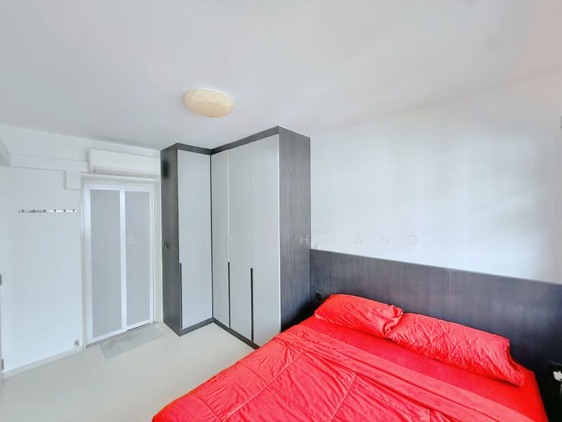 417A Fernvale Link, 417A Fernvale Link, 2 Bedrooms, 743 sqft, HDB Flat For Sale, by Ashley Huang, 500229555 - Huge Master Bedroom - PropertyGuru.com.sg