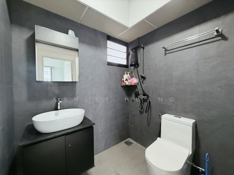 417A Fernvale Link, 417A Fernvale Link, 2 Bedrooms, 743 sqft, HDB Flat For Sale, by Ashley Huang, 500229555 - Common Bathroom - PropertyGuru.com.sg