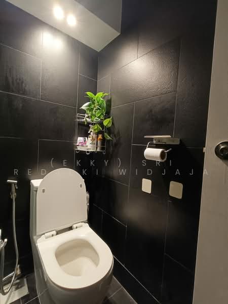 12 Marine Terrace, 12 Marine Terrace, Room Rental, 150 sqft, HDB Flat For Rent, by (Ekky) Sri Redjeki Widjaja, 500229556 - Bathroom - PropertyGuru.com.sg