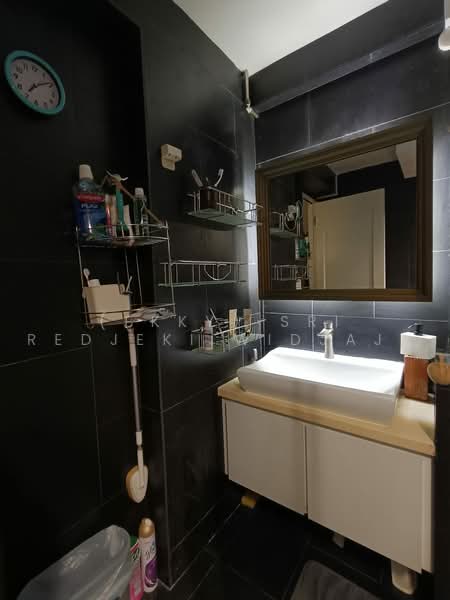12 Marine Terrace, 12 Marine Terrace, Room Rental, 150 sqft, HDB Flat For Rent, by (Ekky) Sri Redjeki Widjaja, 500229556 - Bathroom - PropertyGuru.com.sg