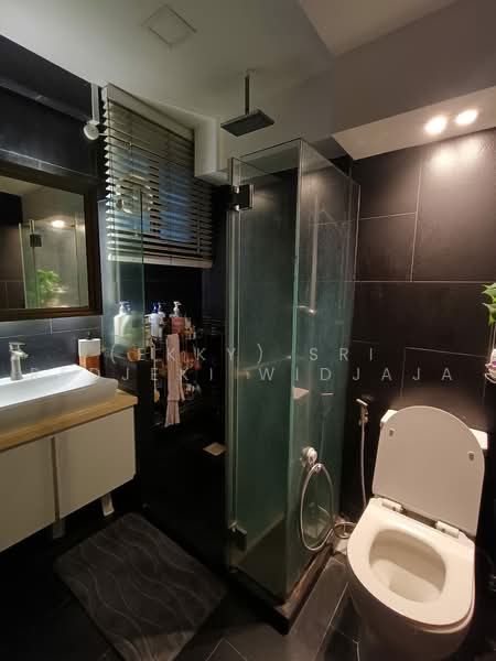 12 Marine Terrace, 12 Marine Terrace, Room Rental, 150 sqft, HDB Flat For Rent, by (Ekky) Sri Redjeki Widjaja, 500229556 - Bathroom - PropertyGuru.com.sg
