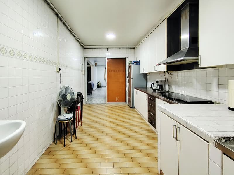 444 Ang Mo Kio Avenue 10, 444 Ang Mo Kio Avenue 10, 2 Bedrooms, 883 sqft, HDB Flat For Sale, by Phyllis Koh 郭艾廷, 500229569 - Kitchen - PropertyGuru.com.sg