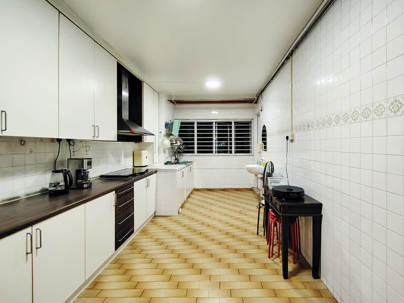 444 Ang Mo Kio Avenue 10, 444 Ang Mo Kio Avenue 10, 2 Bedrooms, 883 sqft, HDB Flat For Sale, by Phyllis Koh 郭艾廷, 500229569 - Kitchen - PropertyGuru.com.sg
