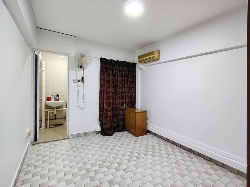 444 Ang Mo Kio Avenue 10, 444 Ang Mo Kio Avenue 10, 2 Bedrooms, 883 sqft, HDB Flat For Sale, by Phyllis Koh 郭艾廷, 500229569 - Interior - PropertyGuru.com.sg