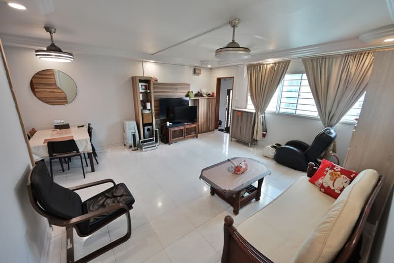 227 Pending Road, 227 Pending Road, 3 Bedrooms, 1,152 sqft, HDB Flat For Sale, by James Kong, 500229573 - Living Room - PropertyGuru.com.sg