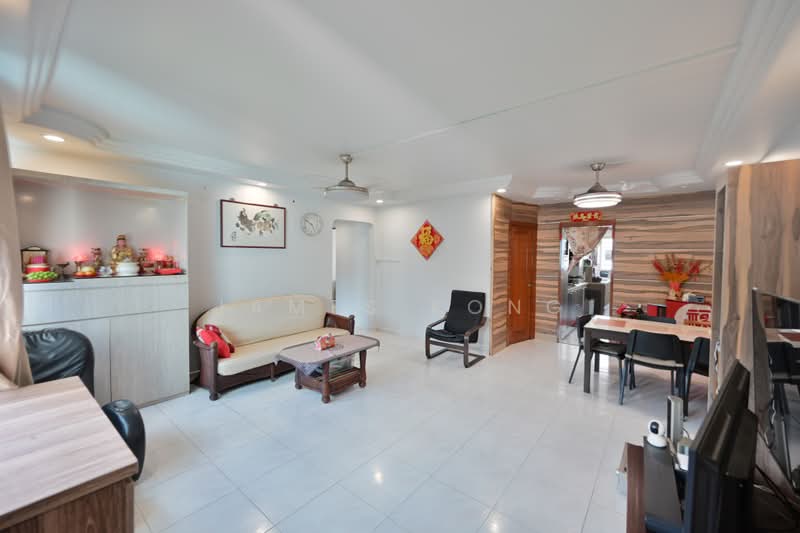 227 Pending Road, 227 Pending Road, 3 Bedrooms, 1,152 sqft, HDB Flat For Sale, by James Kong, 500229573 - Living Room - PropertyGuru.com.sg
