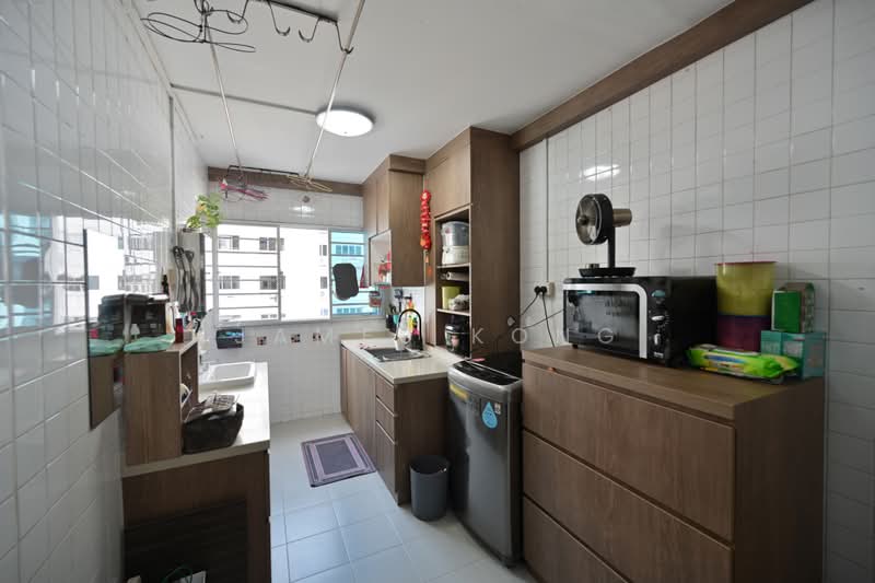 227 Pending Road, 227 Pending Road, 3 Bedrooms, 1,152 sqft, HDB Flat For Sale, by James Kong, 500229573 - Kitchen - PropertyGuru.com.sg