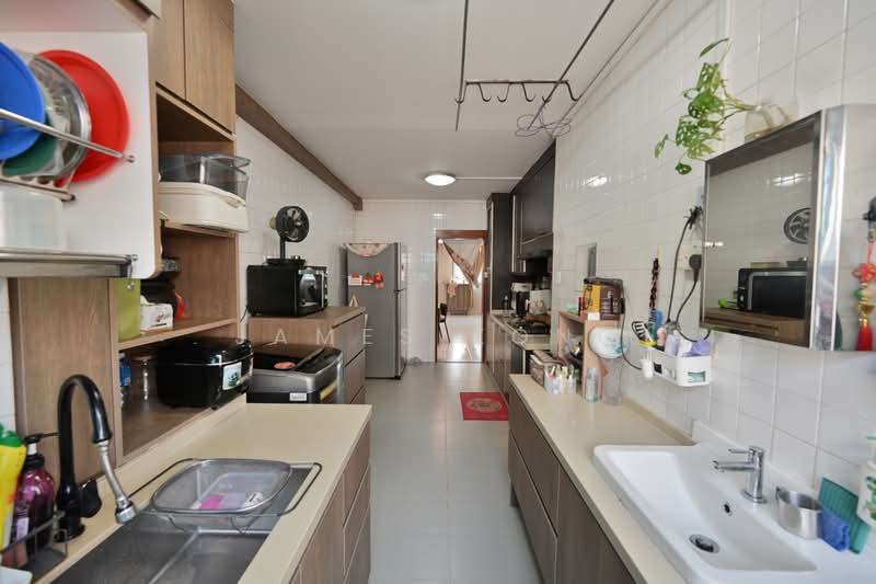 227 Pending Road, 227 Pending Road, 3 Bedrooms, 1,152 sqft, HDB Flat For Sale, by James Kong, 500229573 - Kitchen - PropertyGuru.com.sg