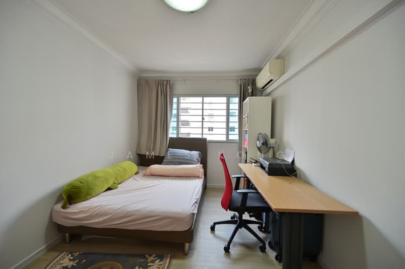 227 Pending Road, 227 Pending Road, 3 Bedrooms, 1,152 sqft, HDB Flat For Sale, by James Kong, 500229573 - Bedroom - PropertyGuru.com.sg