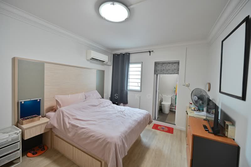 227 Pending Road, 227 Pending Road, 3 Bedrooms, 1,152 sqft, HDB Flat For Sale, by James Kong, 500229573 - Bedroom - PropertyGuru.com.sg
