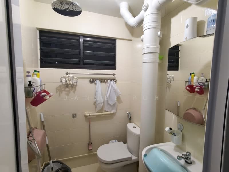 108 Bedok Reservoir Road, 108 Bedok Reservoir Road, 2 Bedrooms, 721 sqft, HDB Flat For Sale, by Daniel Poh, 500229576 - Bathroom - PropertyGuru.com.sg