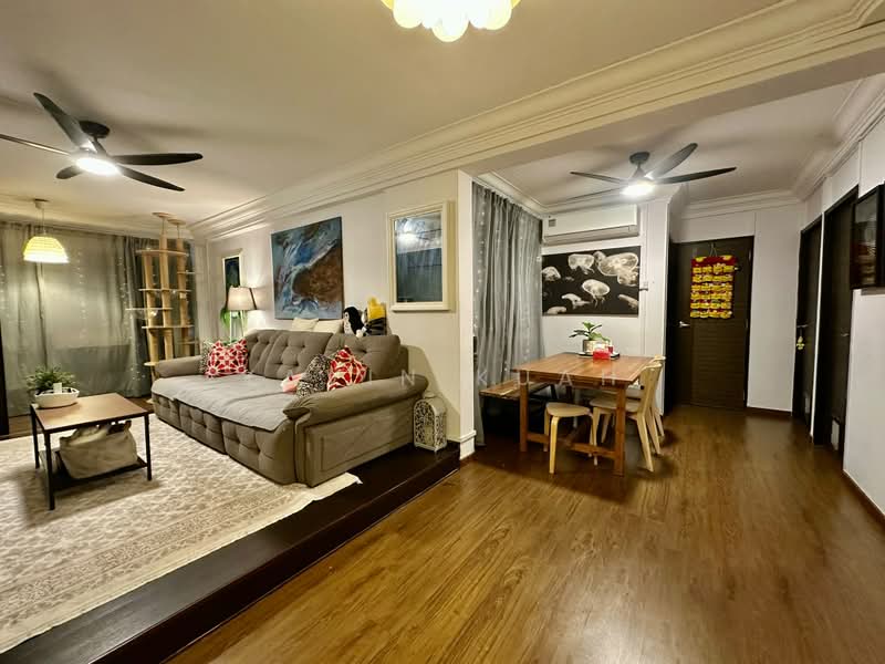 852 Tampines Street 82, 852 Tampines Street 82, 3 Bedrooms, 1,119 sqft, HDB Flat For Sale, by Kavin Kuah, 500229582 - Living Room - PropertyGuru.com.sg