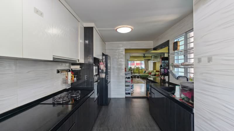 251 Hougang Avenue 3, 251 Hougang Avenue 3, 3 Bedrooms, 1,345 sqft, HDB Flat For Sale, by Steve Voon, 500229591 - Kitchen - PropertyGuru.com.sg