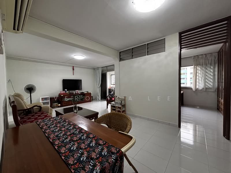 909 Jurong West Street 91, 909 Jurong West Street 91, 4 Bedrooms, 1,313 sqft, HDB Flat For Sale, by Veronica Lee, 500229592 - Living Room - PropertyGuru.com.sg