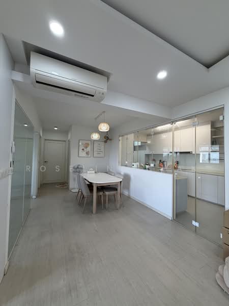 228B Punggol Field, 228B Punggol Field, 3 Bedrooms, 1,249 sqft, HDB Flat For Sale, by Roseline Chan, 500229603 - Dining Area - PropertyGuru.com.sg