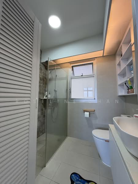 228B Punggol Field, 228B Punggol Field, 3 Bedrooms, 1,249 sqft, HDB Flat For Sale, by Roseline Chan, 500229603 - Master Bathroom - PropertyGuru.com.sg
