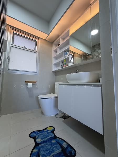 228B Punggol Field, 228B Punggol Field, 3 Bedrooms, 1,249 sqft, HDB Flat For Sale, by Roseline Chan, 500229603 - Master Bathroom - PropertyGuru.com.sg