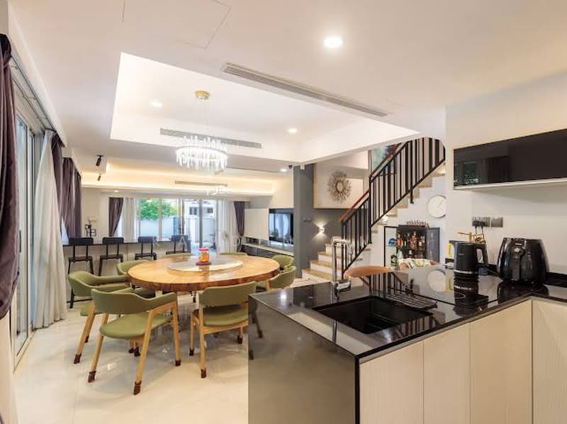 Homes at Eastwood Place, 8 Eastwood Place, 6 Bedrooms, 5,200 sqft, Terraced House For Sale, by Kayden Ong, 500229608 - Dining Room - PropertyGuru.com.sg