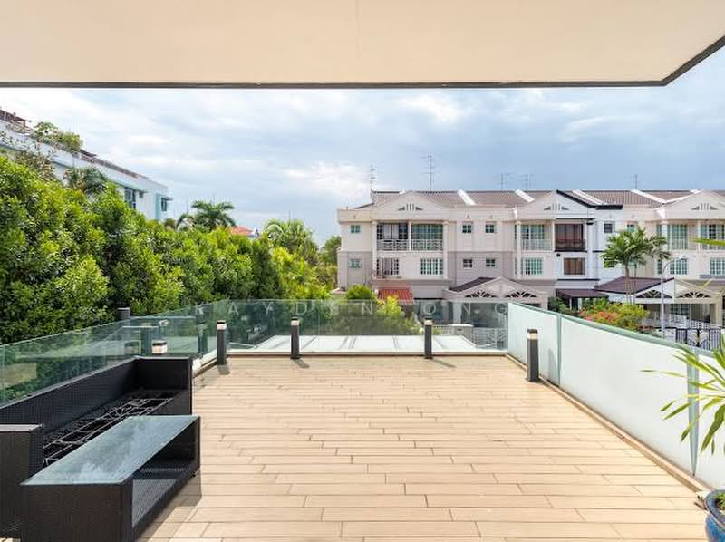 Homes at Eastwood Place, 8 Eastwood Place, 6 Bedrooms, 5,200 sqft, Terraced House For Sale, by Kayden Ong, 500229608 - Exterior - PropertyGuru.com.sg