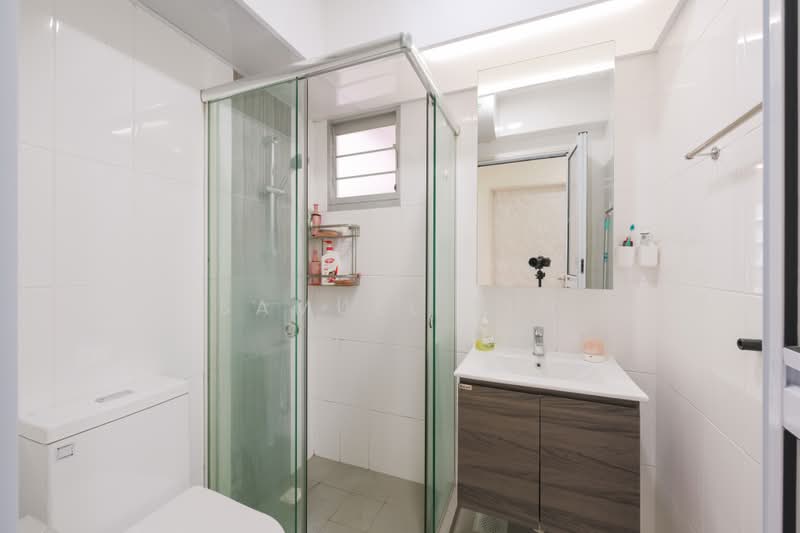 573C Woodlands Glen, 573C Woodlands Drive 16, 2 Bedrooms, 731 sqft, HDB Flat For Sale, by Samuel Sim, 500229616 - Bathroom - PropertyGuru.com.sg