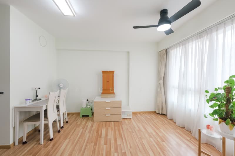 573C Woodlands Glen, 573C Woodlands Drive 16, 2 Bedrooms, 731 sqft, HDB Flat For Sale, by Samuel Sim, 500229616 - Interior - PropertyGuru.com.sg