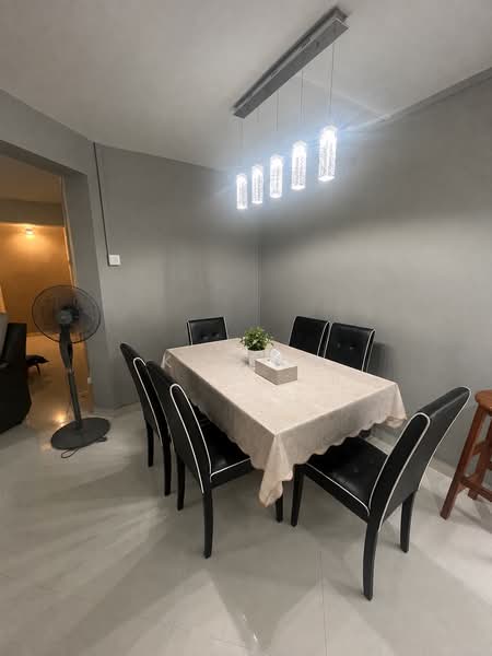 211 Serangoon Avenue 4, 211 Serangoon Avenue 4, 3 Bedrooms, 1,001 sqft, HDB Flat For Sale, by KY Tan, 500229633 - Dining Room - PropertyGuru.com.sg