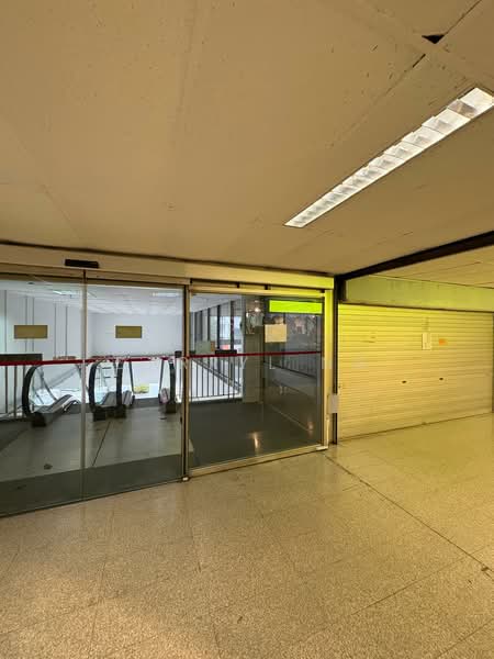 Far East Shopping Centre, 545 Orchard Road, Orchard / River Valley, 230 sqft, Other Retail For Rent, by Darryl Ng, 500229646 - Corridor - CommercialGuru.com.sg