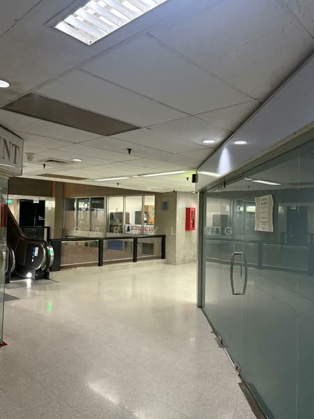 Far East Shopping Centre, 545 Orchard Road, Orchard / River Valley, 230 sqft, Other Retail For Rent, by Darryl Ng, 500229646 - Corridor - CommercialGuru.com.sg