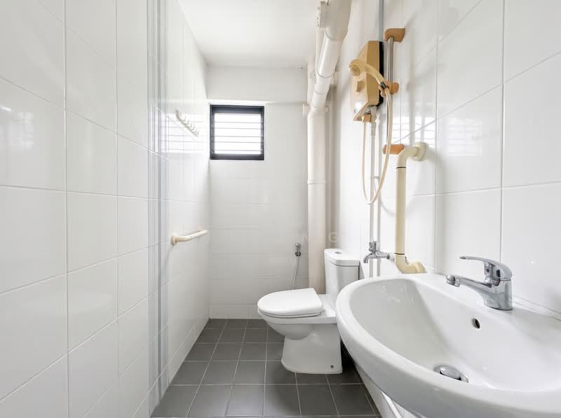 316 Ubi Avenue 1, 316 Ubi Avenue 1, 2 Bedrooms, 689 sqft, HDB Flat For Sale, by Jay Ng, 500229648 - Bathroom - PropertyGuru.com.sg