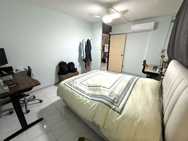 350 Yishun Avenue 11, 350 Yishun Avenue 11, 3 Bedrooms, 1,163 sqft, HDB Flat For Sale, by Jason Lim, 500229651 - Bedroom - PropertyGuru.com.sg