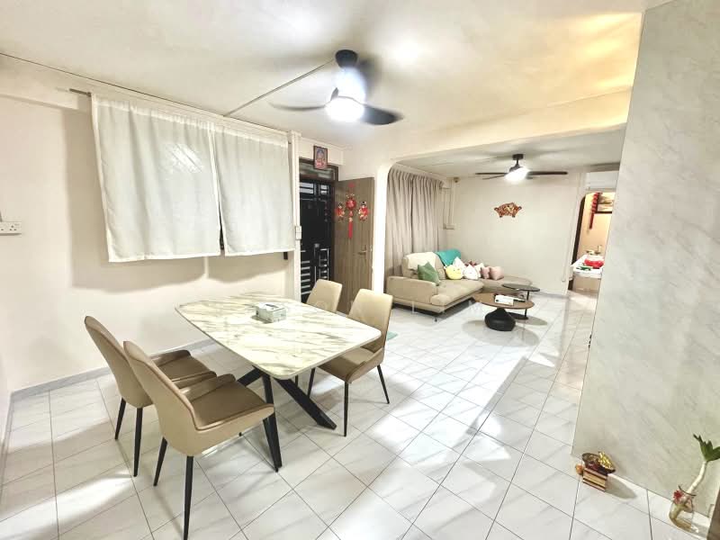 350 Yishun Avenue 11, 350 Yishun Avenue 11, 3 Bedrooms, 1,163 sqft, HDB Flat For Sale, by Jason Lim, 500229651 - Living Room - PropertyGuru.com.sg