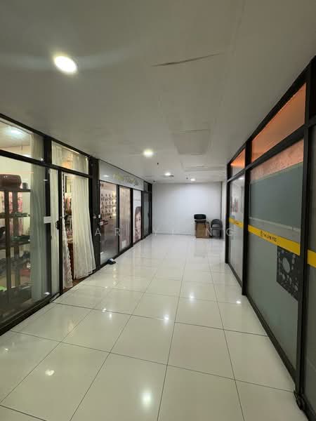 Orchard Plaza, 150 Orchard Road, Orchard / River Valley, 250 sqft, Other Retail For Rent, by Darryl Ng, 500229666 - Corridor - CommercialGuru.com.sg