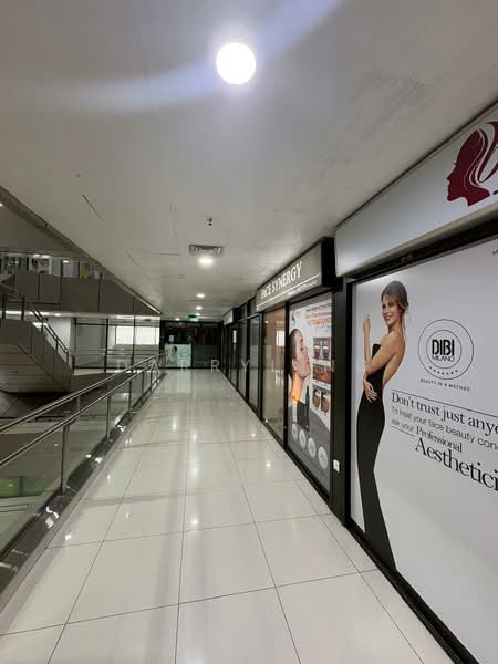 Orchard Plaza, 150 Orchard Road, Orchard / River Valley, 250 sqft, Other Retail For Rent, by Darryl Ng, 500229666 - Corridor - CommercialGuru.com.sg