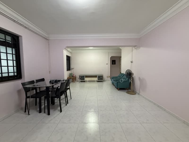 330 Sembawang Close, 330 Sembawang Close, 3 Bedrooms, 1,087 sqft, HDB Flat For Rent, by Darrel Mok, 500229670 - Living Room - PropertyGuru.com.sg