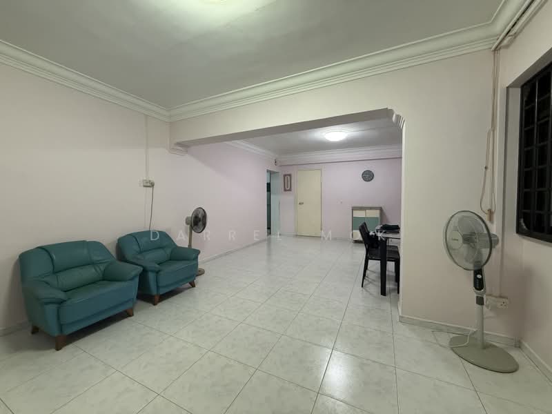 330 Sembawang Close, 330 Sembawang Close, 3 Bedrooms, 1,087 sqft, HDB Flat For Rent, by Darrel Mok, 500229670 - Living Room - PropertyGuru.com.sg