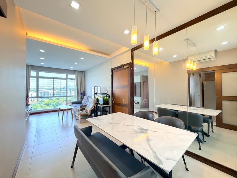 Casablanca, 25 Rosewood Drive, 2 Bedrooms, 926 sqft, Condominium For Sale, by Venelyn Ong, 500229675 - Living Room - PropertyGuru.com.sg