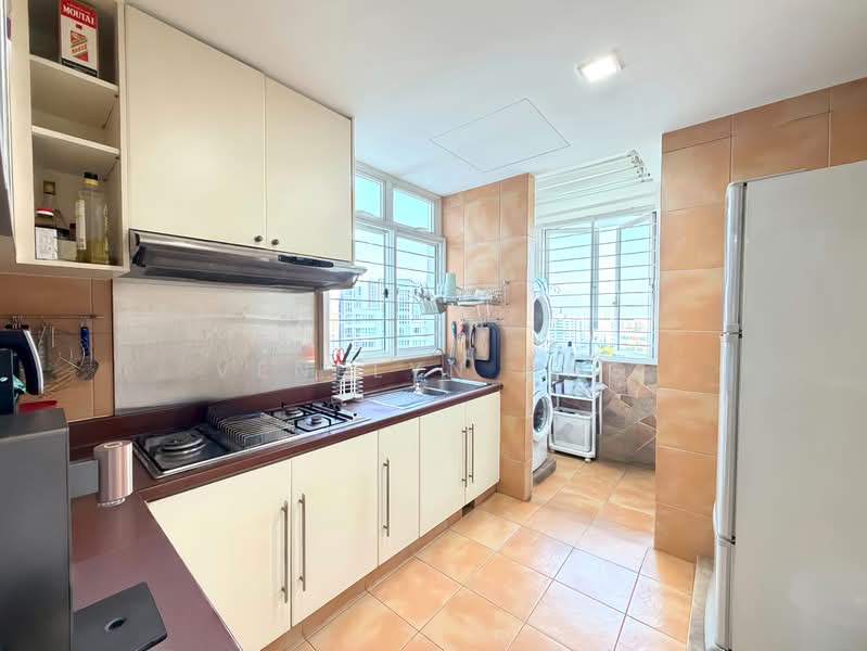 Casablanca, 25 Rosewood Drive, 2 Bedrooms, 926 sqft, Condominium For Sale, by Venelyn Ong, 500229675 - Kitchen - PropertyGuru.com.sg