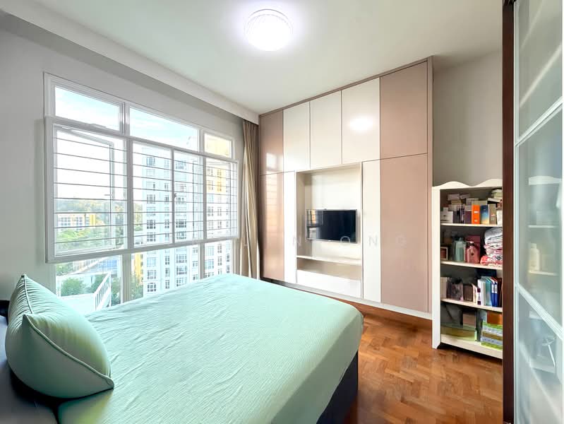 Casablanca, 25 Rosewood Drive, 2 Bedrooms, 926 sqft, Condominium For Sale, by Venelyn Ong, 500229675 - Master Bedroom - PropertyGuru.com.sg