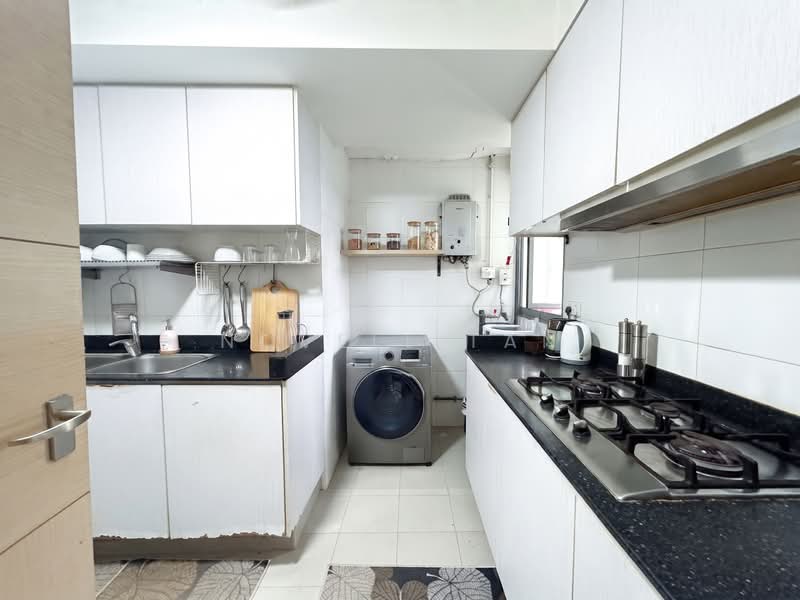 138B Lorong 1A Toa Payoh, 138B Lorong 1A Toa Payoh, 3 Bedrooms, 1,216 sqft, HDB Flat For Sale, by Novell Tan, 500229691 - Kitchen - PropertyGuru.com.sg