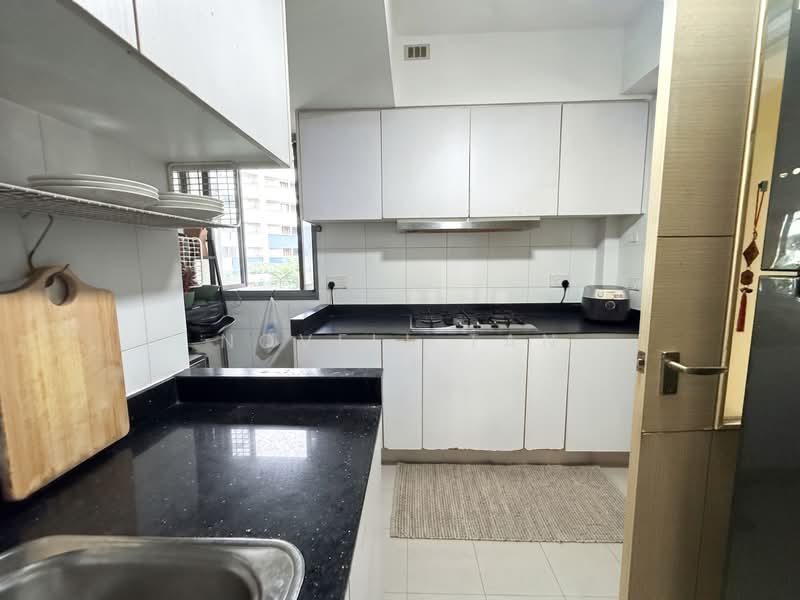 138B Lorong 1A Toa Payoh, 138B Lorong 1A Toa Payoh, 3 Bedrooms, 1,216 sqft, HDB Flat For Sale, by Novell Tan, 500229691 - Kitchen - PropertyGuru.com.sg
