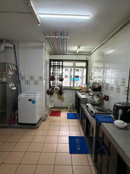 132 Choa Chu Kang Avenue 1, 132 Choa Chu Kang Avenue 1, 3 Bedrooms, 1,119 sqft, HDB Flat For Sale, by Sham Misbah, 500229696 - Kitchen - PropertyGuru.com.sg
